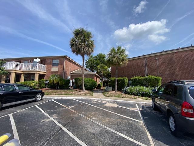 Building Photo - 452 Banyon Tree Cir