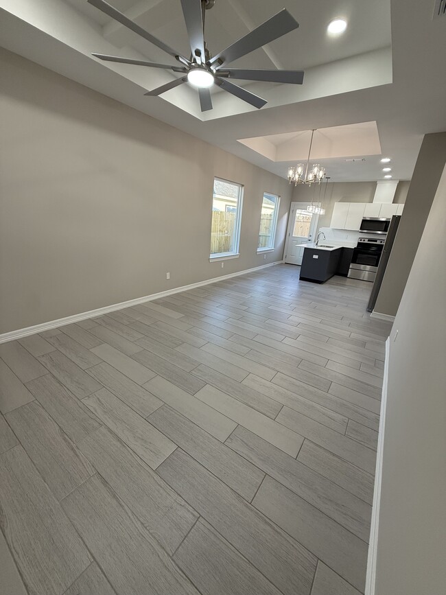 Building Photo - 1412 S Xanthia St