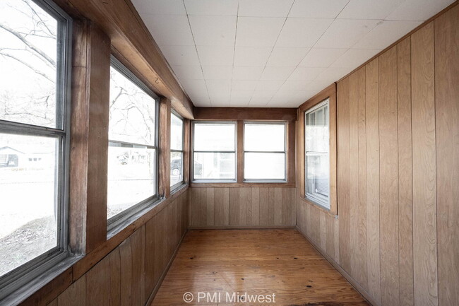 Foto del edificio - "Charming 2-Bedroom Retreat in Heart of In...