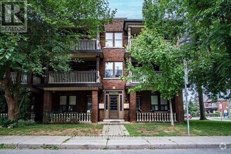 Building Photo - 4-4 Hyde Park Ave