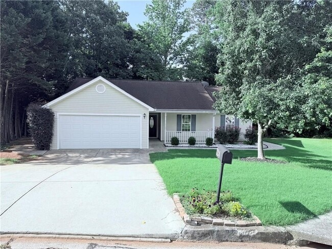 Building Photo - 324 Amelia Garden Way SE