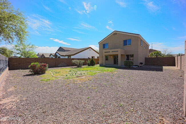 Building Photo - 10938 W Meadowbrook Ave