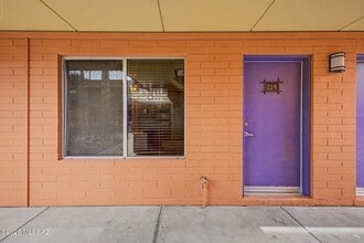 Building Photo - 55 N Cherry Ave