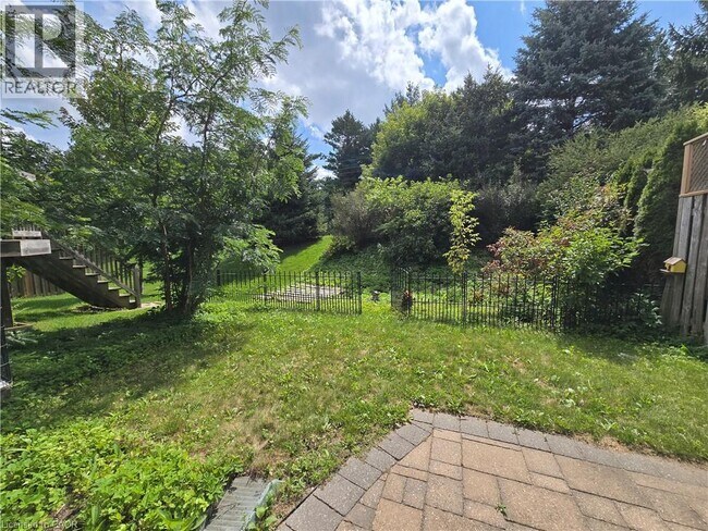 Building Photo - 555 Grasslands Ct