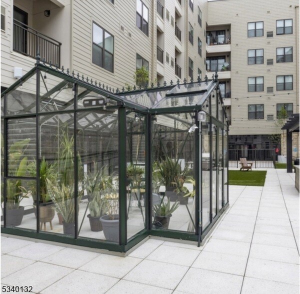 Building Photo - 100 Union St