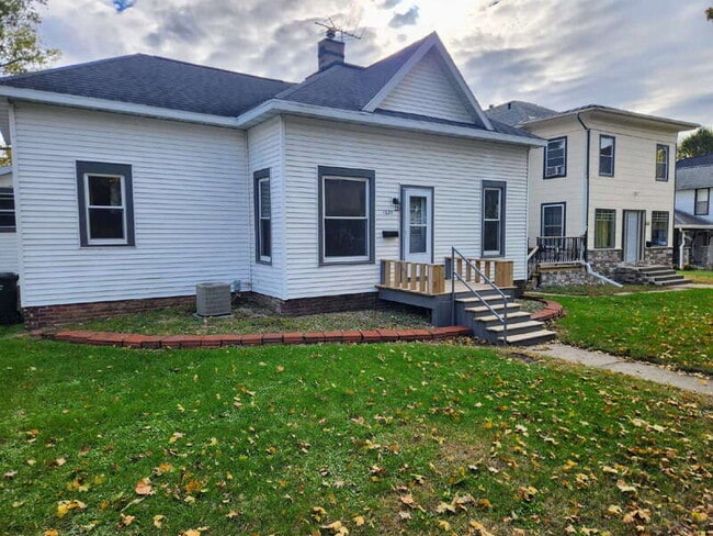 Foto del edificio - 1621 Willis Ave