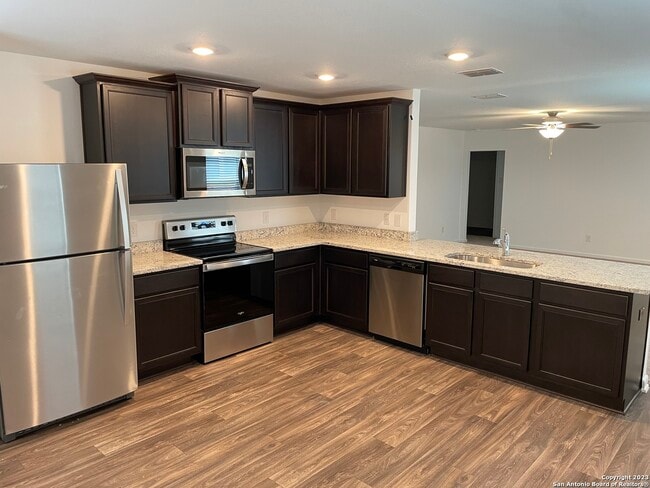 Foto del edificio - 10930 Chatham Ct