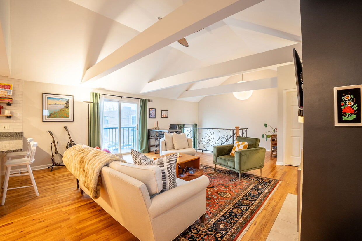 Photo - 1111 North Honore Street Apt #3, Chicago, IL 60622 - 2 BR 2 BA condo