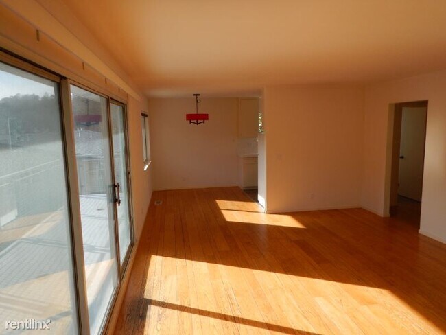 Building Photo - 105 Belvedere Dr