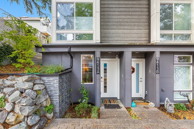 Foto del edificio - 9413A Roosevelt Way NE