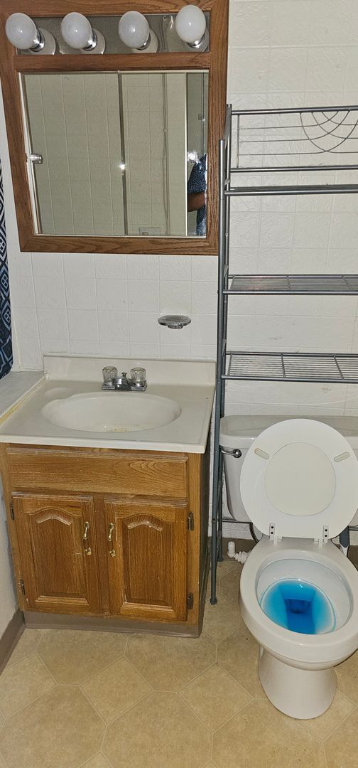 Building Photo - 834 Union St