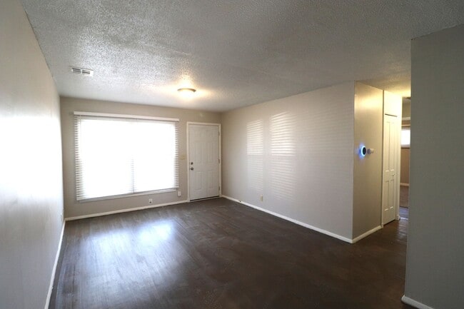 Foto del edificio - Charming 3 bedroom home on Corner Lot!