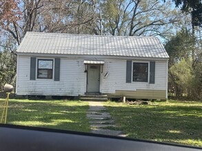 Building Photo - 5540 Longfellow Dr