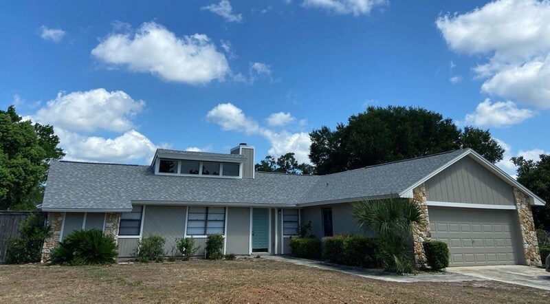 Primary Photo - 215 Cambridge Dr