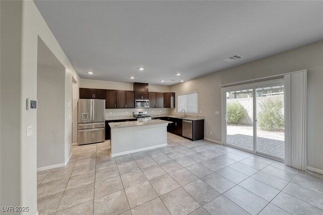 Foto del edificio - 4024 Floating Fern Ave