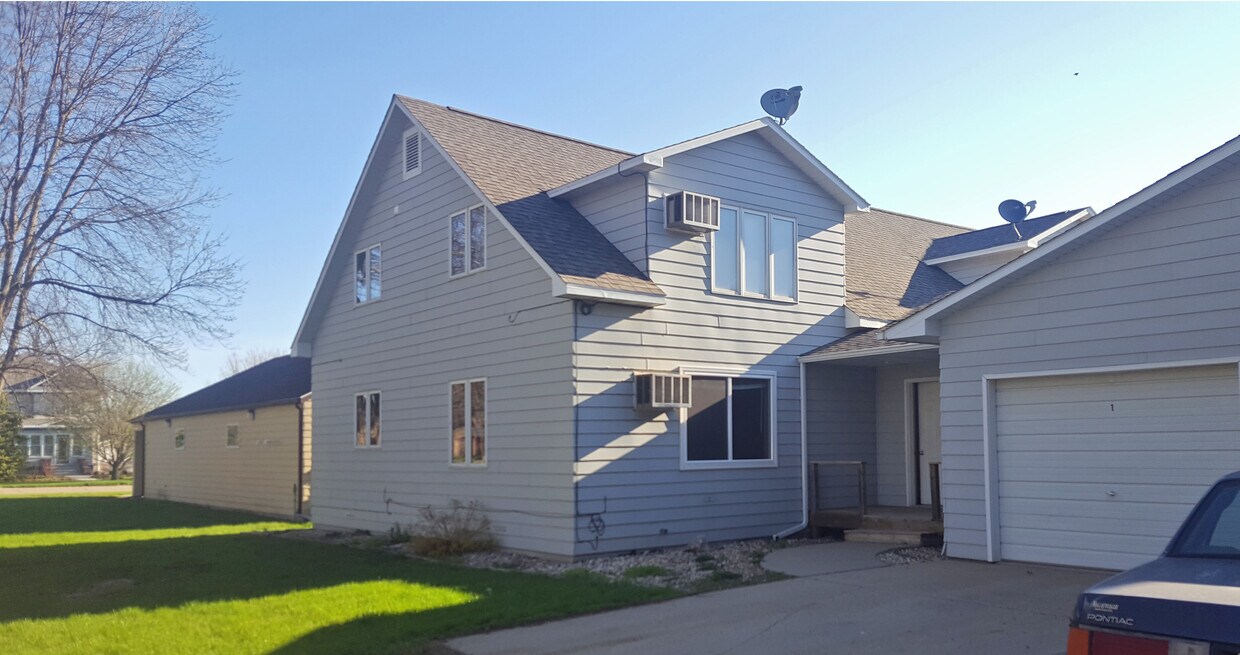 310 Samara Ave Unit 3, Volga, SD 57071 310 Samara Ave Volga, SD
