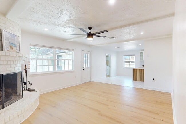 Foto del edificio - 5731 S Braeswood Blvd