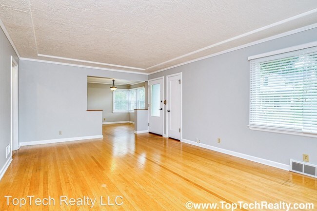 Building Photo - 3 br, 2 bath House - 5030 N Concord Ave