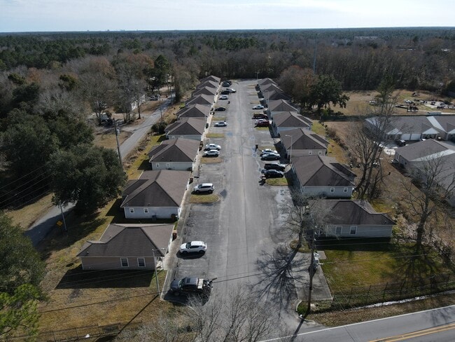 Photo - 14055 John Clark Rd (Gulfport, MS) Apartment