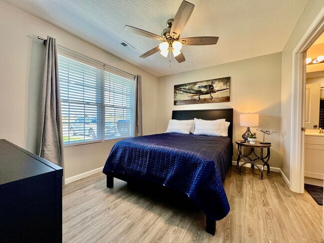 Building Photo - SkyHigh Retreat! Airplane themed escape in...