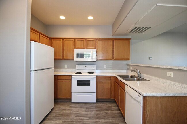 Building Photo - 6770 N 47th Ave