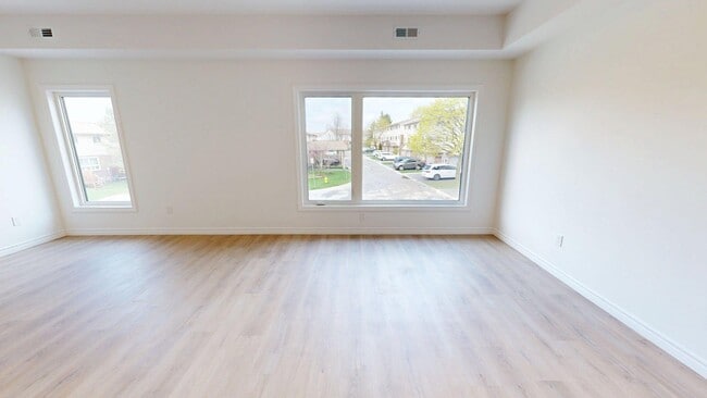 Building Photo - SLEEK AND MODERN TWO BEDROOM-TWO BATH UNITS ON POND MILLS RD