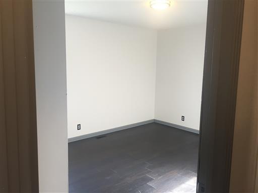 Foto del edificio - 701 Jones Park Ct