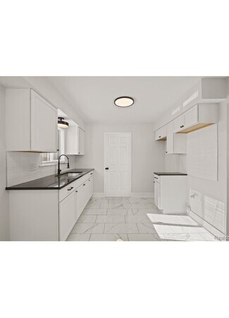 Building Photo - 17251 Lumpkin St