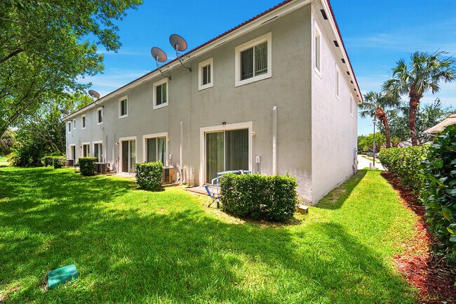 Building Photo - 6720 Cypress Walk Terrace