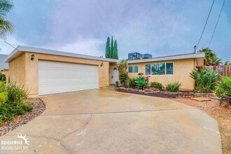 Building Photo - 3072 Martindale Ct