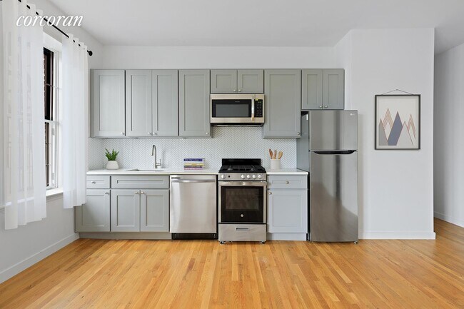 Building Photo - 505 12th St