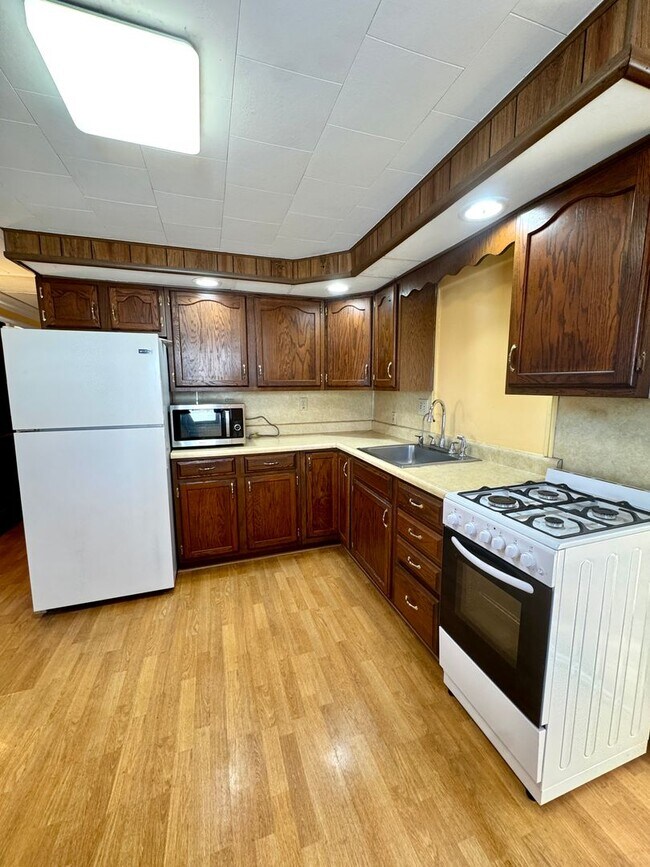 Foto del edificio - TWO BEDROOM HOME IN PARKLAND SCHOOLS