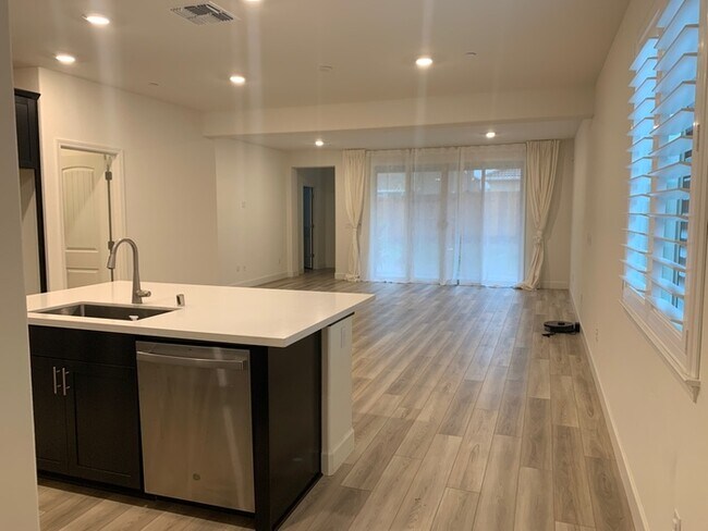 Building Photo - Beautiful, Newer Home at 7824 Nutmeg - Ant...