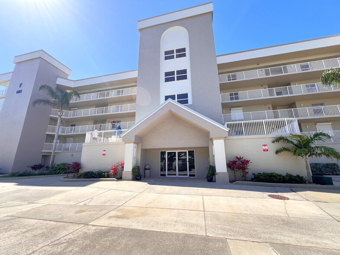Foto principal - 603 Shorewood Dr