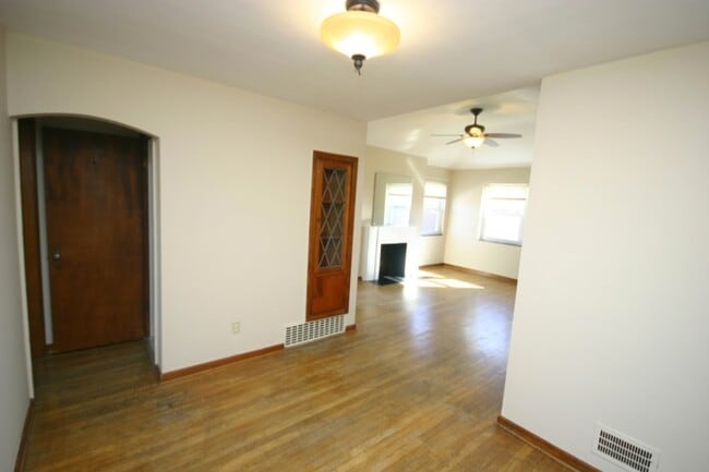 Vaulted Ceiling W Ceiling Fan - 1537 Ashland Ave
