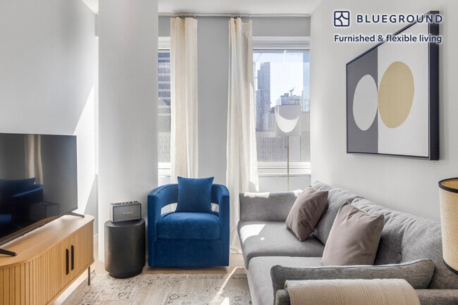 Building Photo - 70 W 45th St