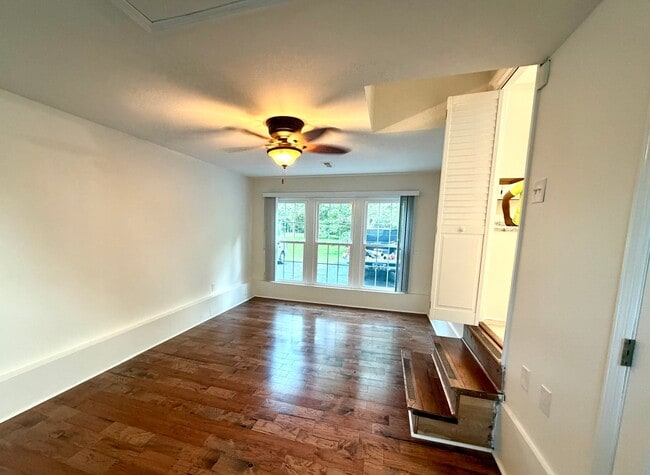Foto del edificio - 302 Rolling Acres Dr