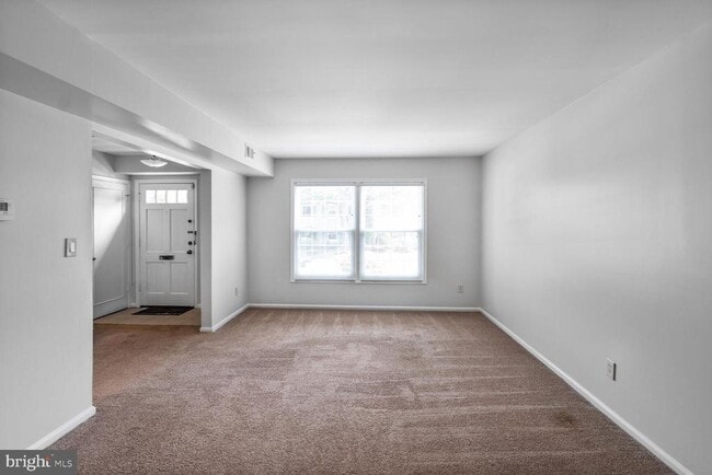 Building Photo - 8323 Kingsgate Rd