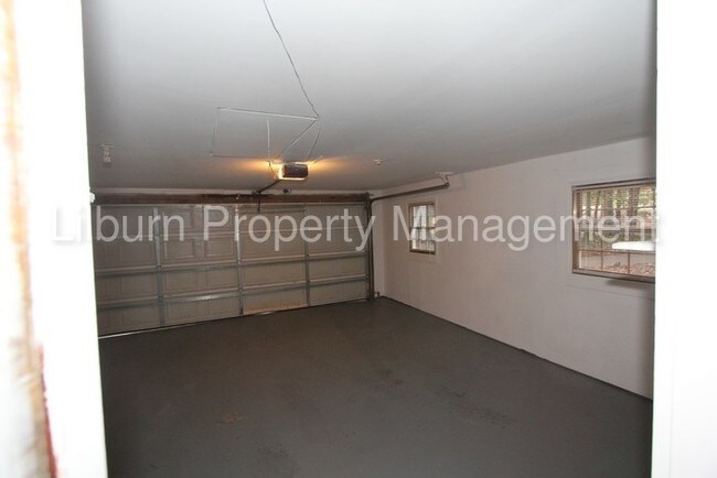 Building Photo - 2037 Cliffton Ter