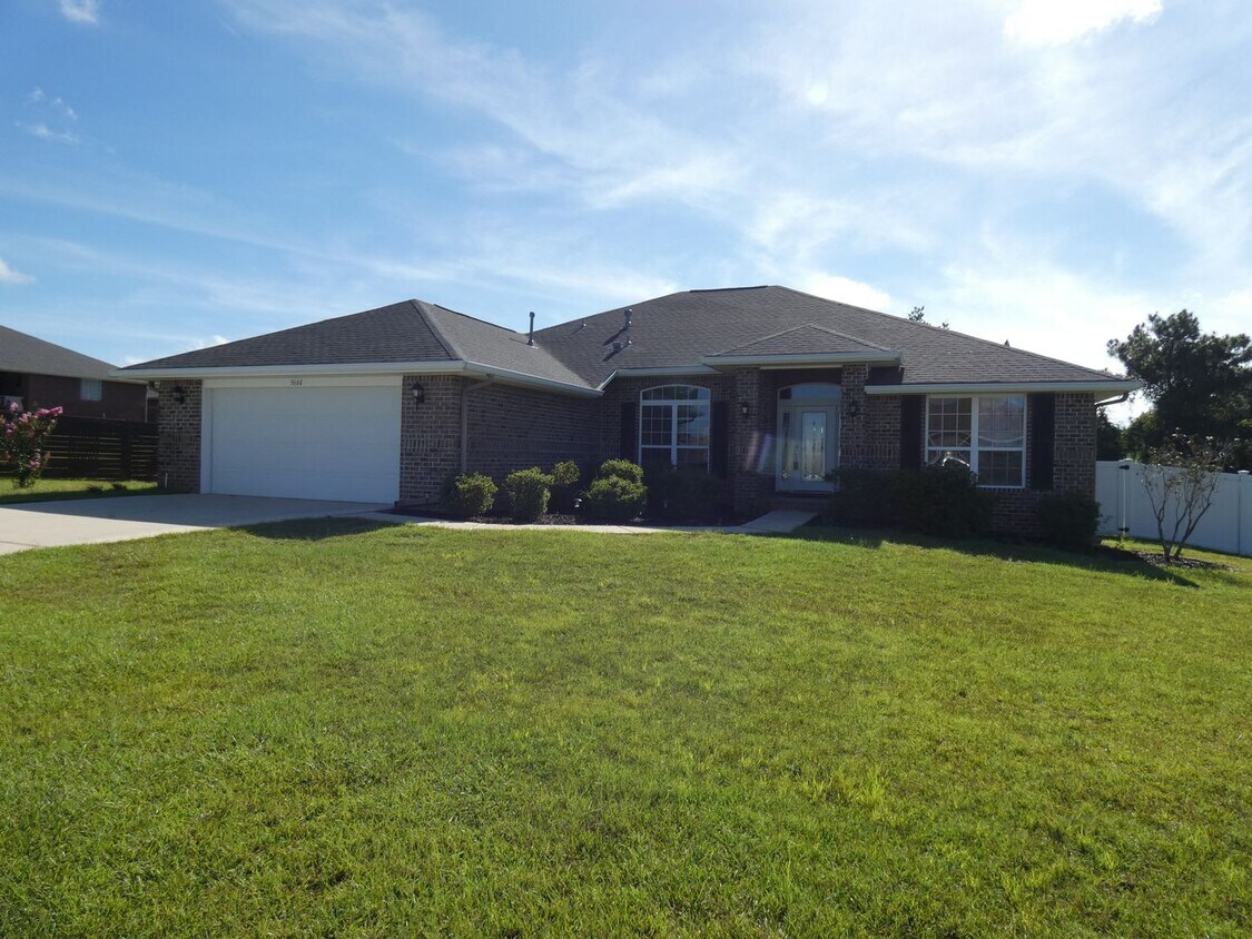 Primary Photo - 4bed/3 bath/2 car garage/ 2400 sq ft in Wh...