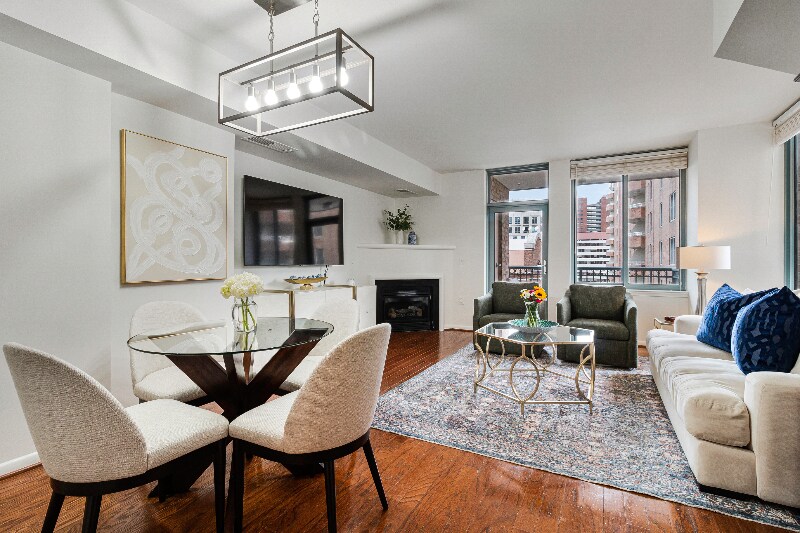 Foto principal - 851 N Glebe Rd