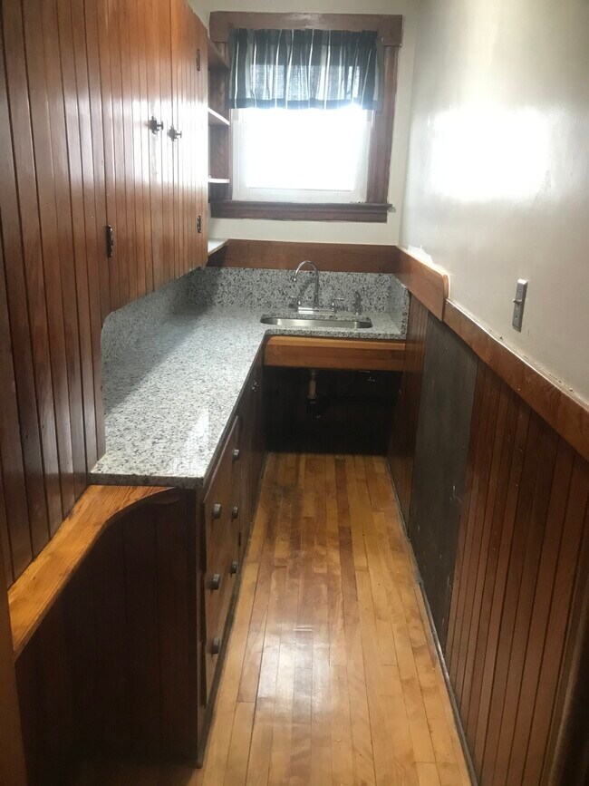 77 Birch St Worcester, MA 01603 Alquileres en Worcester, MA