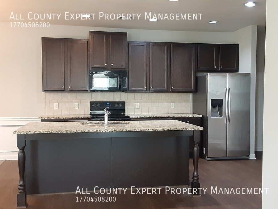 Foto del edificio - 5318 Cactus Cove Ln