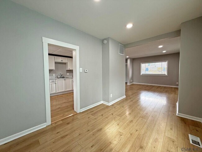 Foto del edificio - 512 Graham Ave