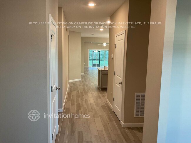 Foto del edificio - 6364 Starlight Dr