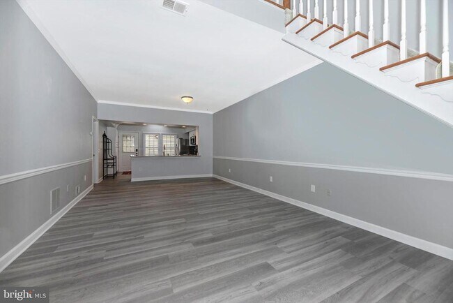 Building Photo - 910 McLendon Dr