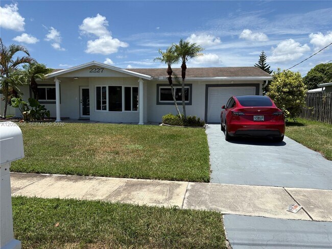 Building Photo - 2227 NW 65th Ave