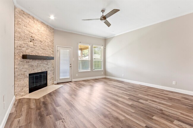 Building Photo - 13402 Indigo Sands Dr