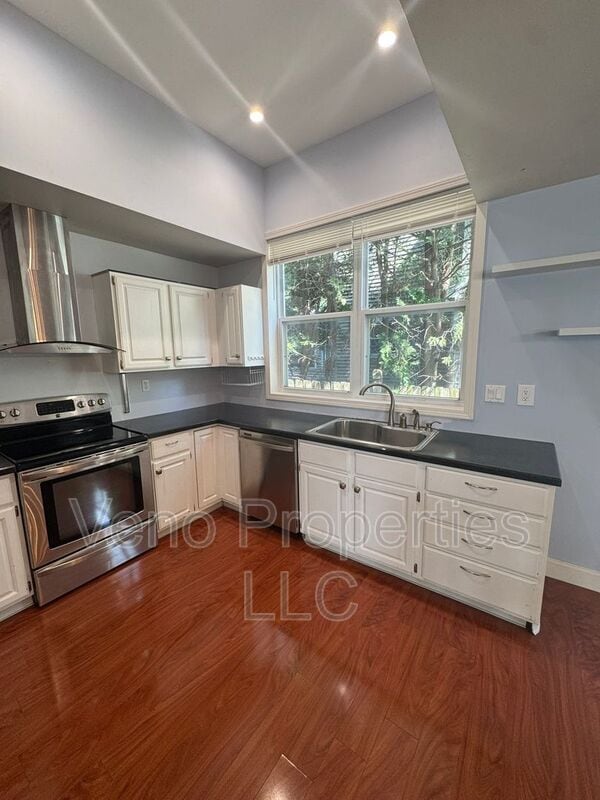 Building Photo - 21 Skylark Dr