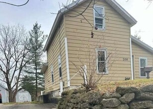 Building Photo - 208 Central St